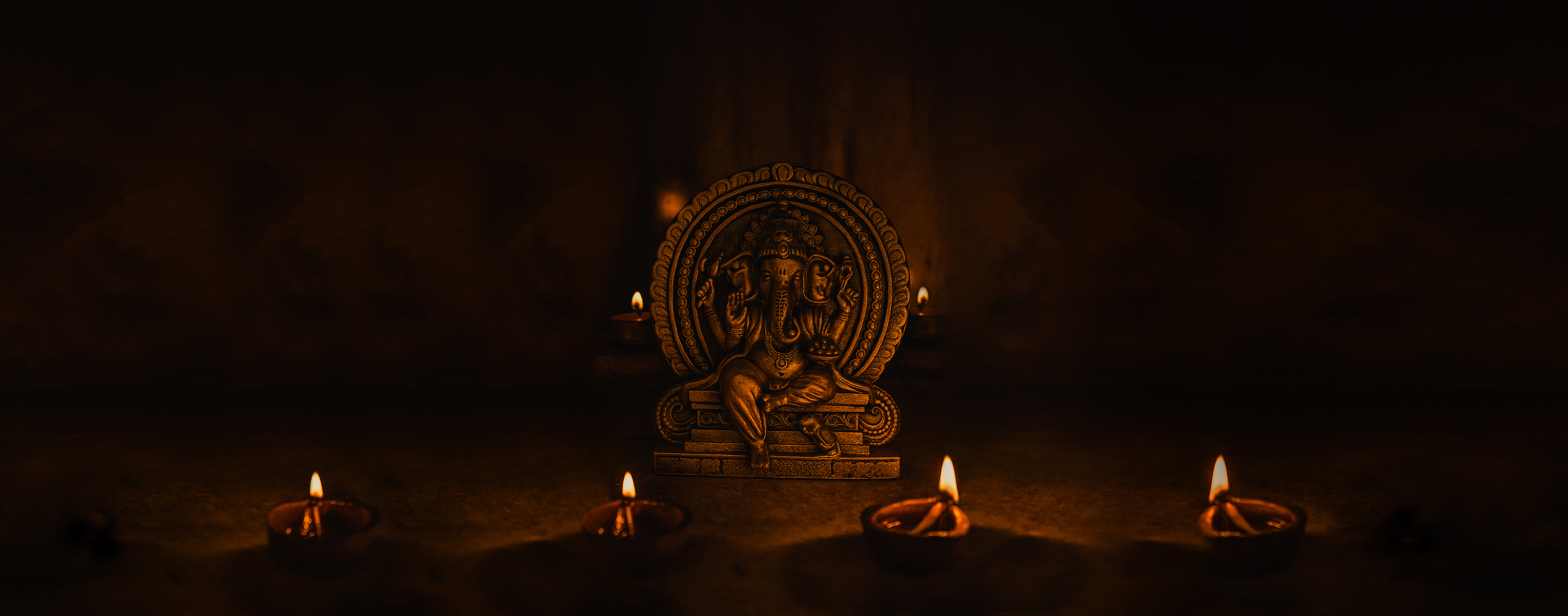 Lord Vinayaka – History, Birth Story, and Why Families Celebrate Vinayakar Chaturthi (The Muthanmai Kadavul)